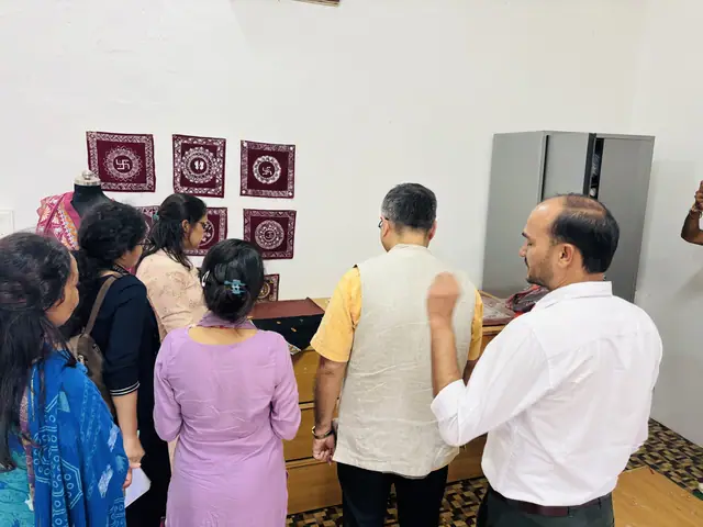 अध्ययन भ्रमण — हवालबाग, अल्मोड़ा