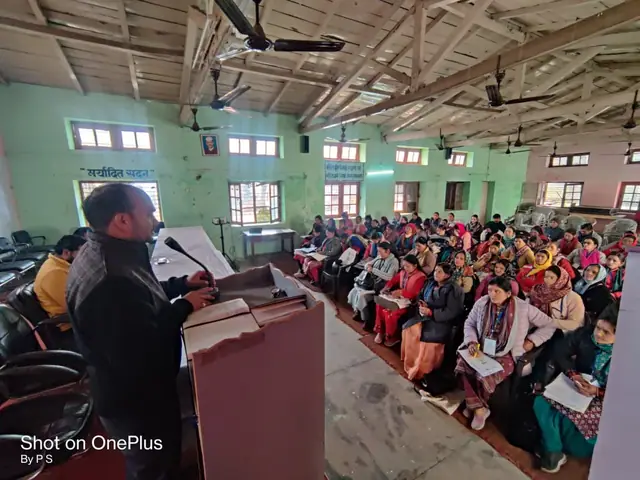 सौर ऊर्जा उपकरण प्रदर्शन एवं प्रशिक्षण — हवालबाग