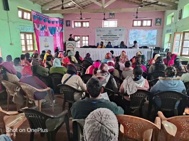 सौर ऊर्जा उपकरण प्रदर्शन एवं प्रशिक्षण — हवालबाग