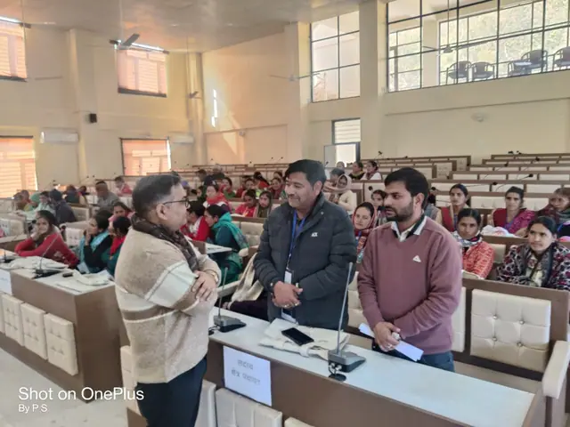 सौर ऊर्जा उपकरण प्रदर्शन एवं प्रशिक्षण — नरेन्द्रनगर